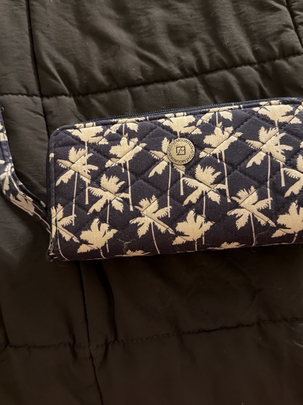 Stone Mountain Accessories Navy and White Quilted Wristlet Wallet